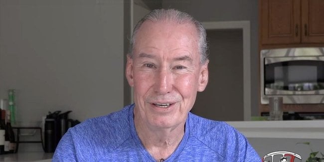 Un homme de 75 ans utilise le DMSO pour traiter sa sinusite, puis quelque chose d'extraordinaire se produit