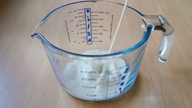 Préparation de l'engrais naturel à base de lait et d'iode pharmaceutique